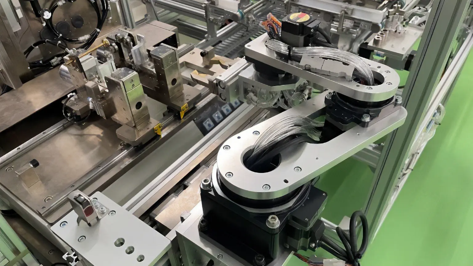 Photo of in-house SCARA robot equipment