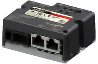 緊湊型工業通訊模組。機箱上標有兩個乙太網路連接埠。